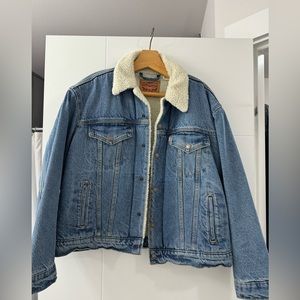 Levi Jean Jacket size L